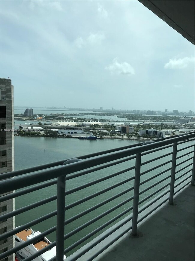 Primary Photo - 335 S Biscayne Blvd