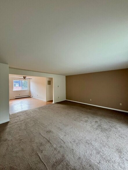 Building Photo - 30 Losson Garden Dr