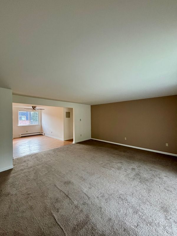 Building Photo - 6 Losson Garden Dr