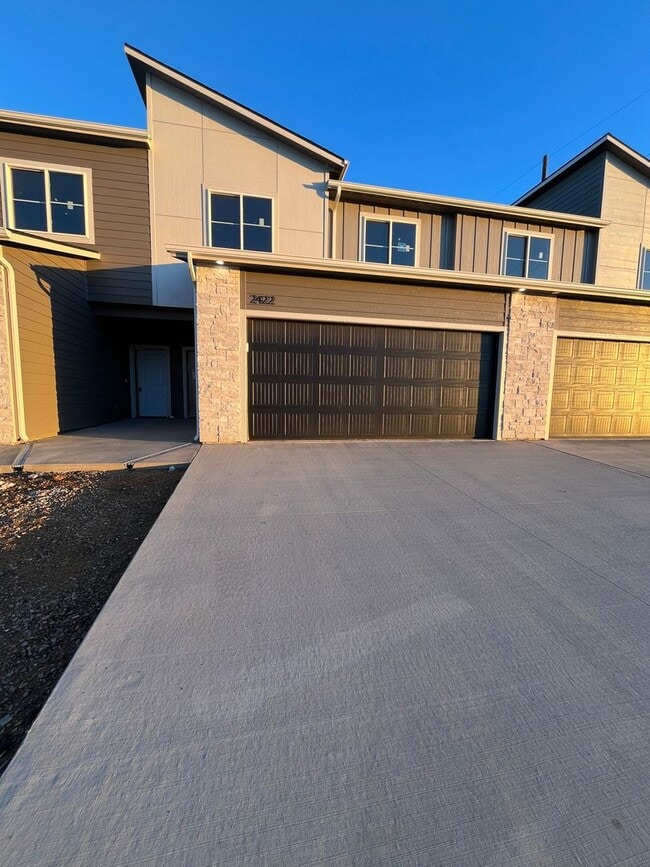 Building Photo - Newly Constructed 3 Bed/2.5 Bath Townhome in Aspen Ridge!