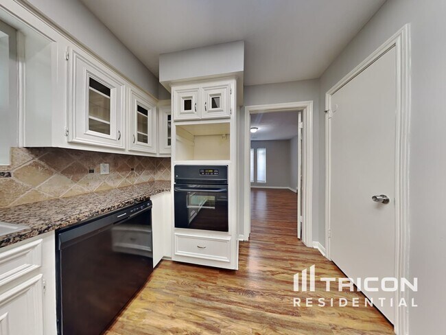 Building Photo - 7315 Rancho Mission Drive Houston TX