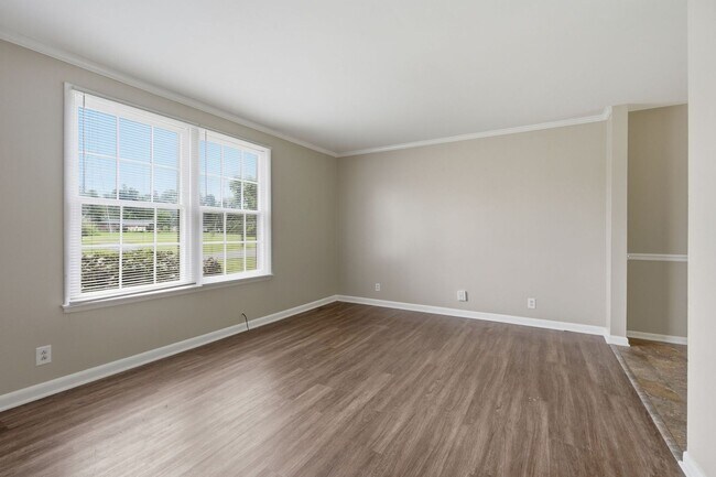 Building Photo - Charming 2-Story Bellevue Townhome in Nashville