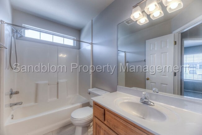 Building Photo - For Lease | Jenks | Available Now!