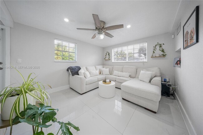 Building Photo - 10731 SW 51st Dr