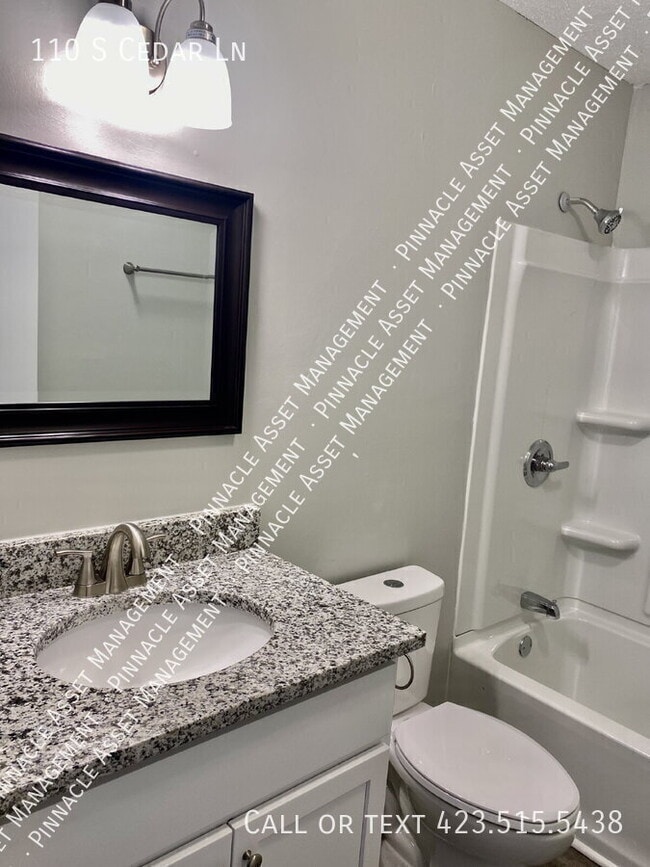 Building Photo - 110 S Cedar Ln