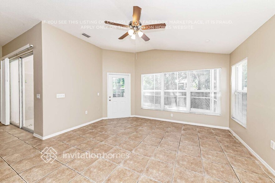 Building Photo - 6234 White Clover Cir