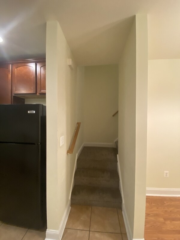 Building Photo - 1600 Light St