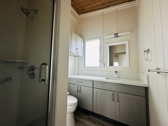 Building Photo - 3 Bedroom, 2 Bathroom with Carport (Pearl ...