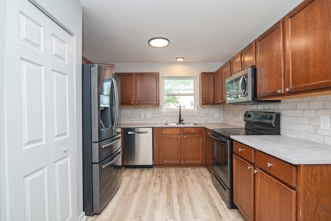 Building Photo - 1101 Scheidel Ct