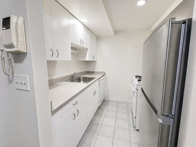 Building Photo - 1661-1663 Washington St. Unit 505