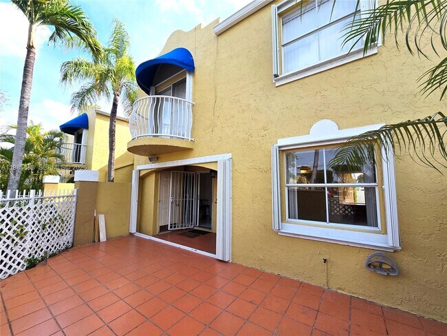 Building Photo - 365 NW 85th Ct