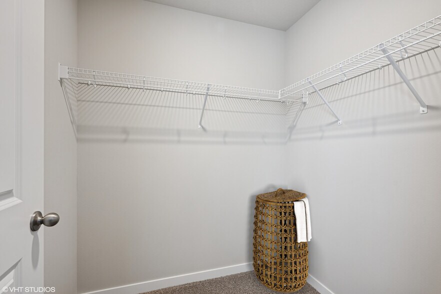 Building Photo - 356 Ember Dr