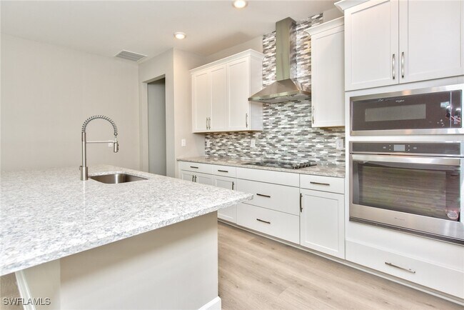 Building Photo - 2066 Grove Dr