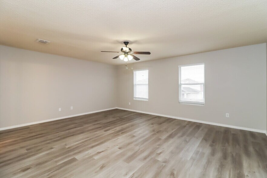 Building Photo - 3951 Fox Run Dr