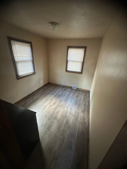 Building Photo - 211 Avon Rd