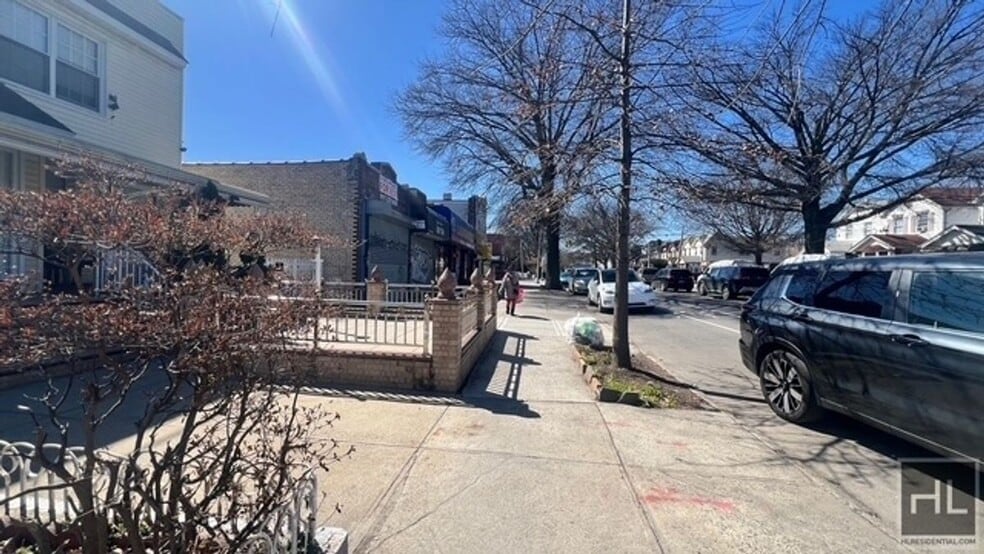 Building Photo - 3616 Clarendon Rd