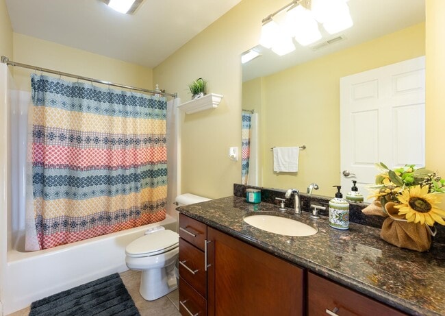 Building Photo - 4 Lowther Pl