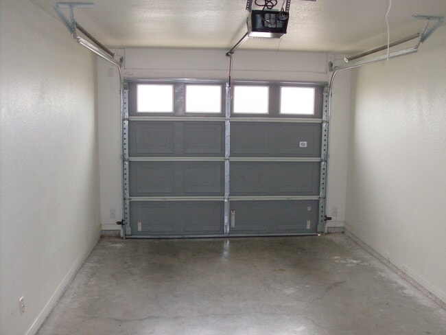 Building Photo - 4903 Heather Ln