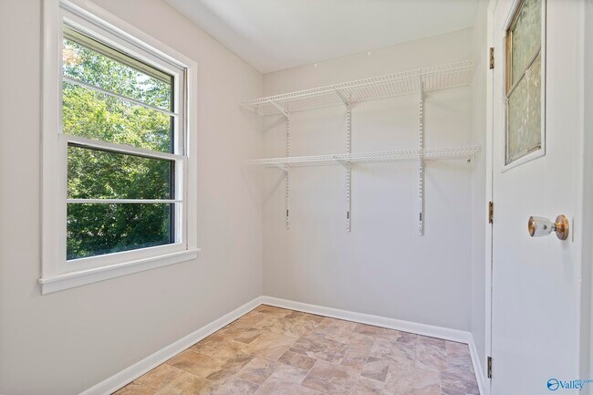 Building Photo - 1103 Wayne Cir