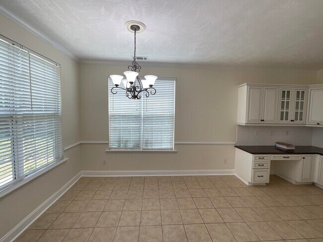 Building Photo - 375 Barnsley Dr