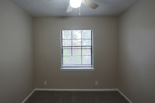 Building Photo - Delmar Dr. 2514/2516