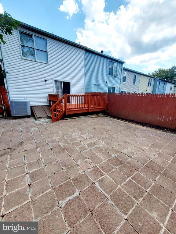 Building Photo - 16 Craftsman Ct