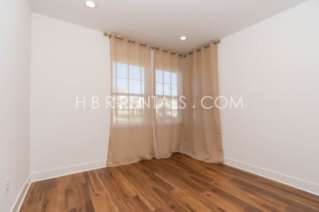 Building Photo - Spacious 4-Bedroom Haven with 4 Full Baths in Lathrop – 3,200 Sq. Ft. of Comfort and Style!
