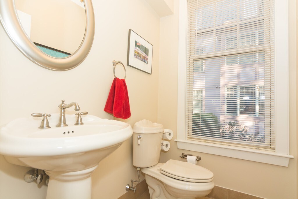 Building Photo - 53 Winslow Rd