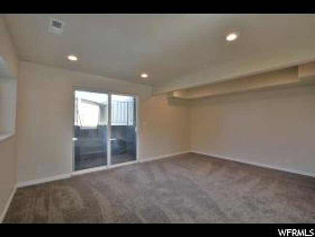 Building Photo - Renovated Duplex in Salt Lake City - GREAT...