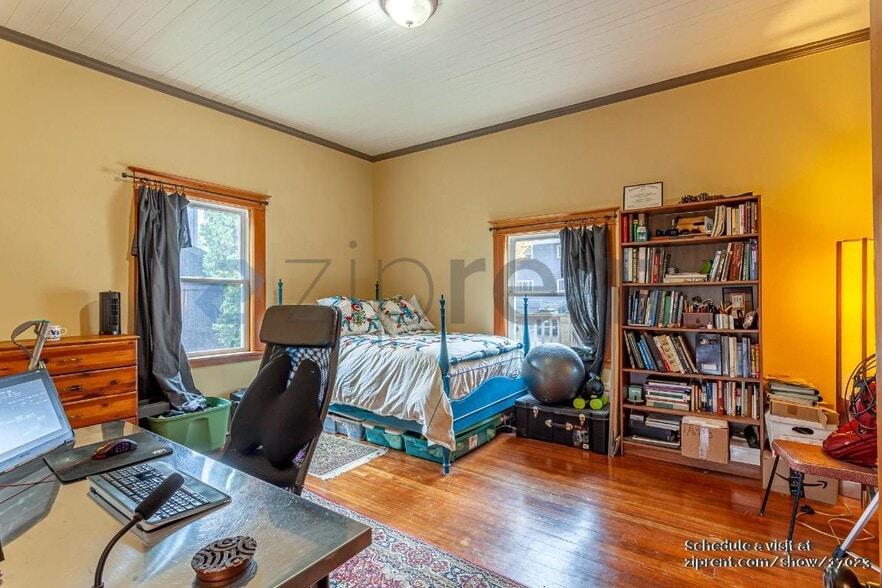 Building Photo - Unit A