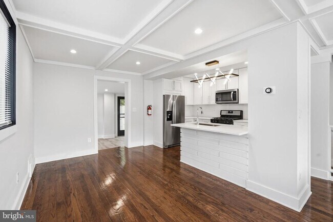 Building Photo - 1204 Trenton Pl SE