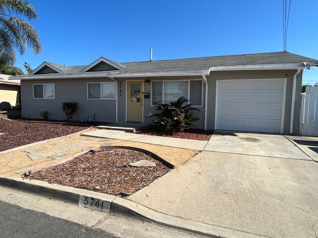 Building Photo - 3 Bedroom Home in Paradise Hills