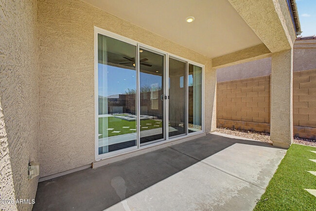Building Photo - 2011 W Yellowbird Ln