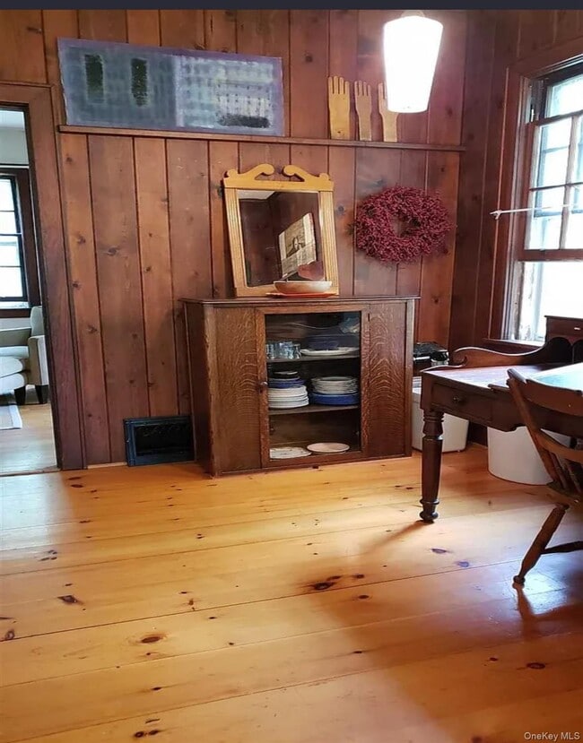 Building Photo - 717 Spring Lake Rd