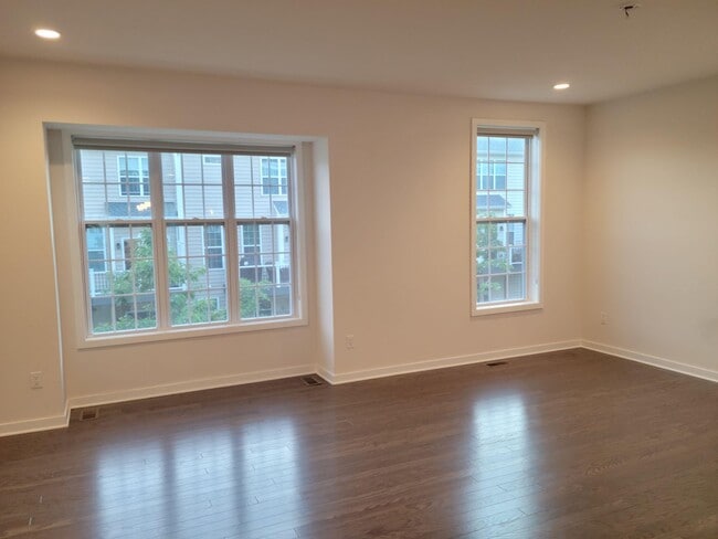 Building Photo - 2859 Hardwick Rd