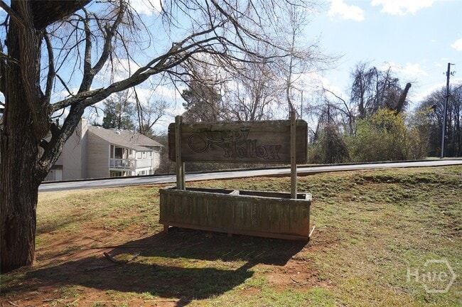 Building Photo - 103 Sleepy Creek Dr