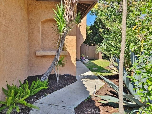 Building Photo - 1603 Calle Las Casas