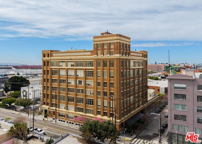 Building Photo - 1850 Industrial St