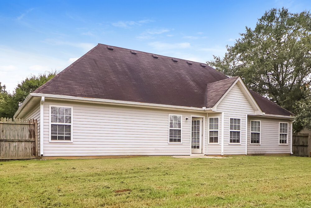 Building Photo - 465 Aristocrat Dr SW