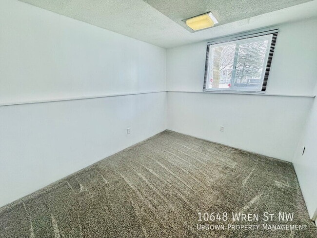 Building Photo - 10648 Wren St NW