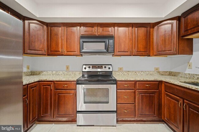 Building Photo - 1241 30th St NW