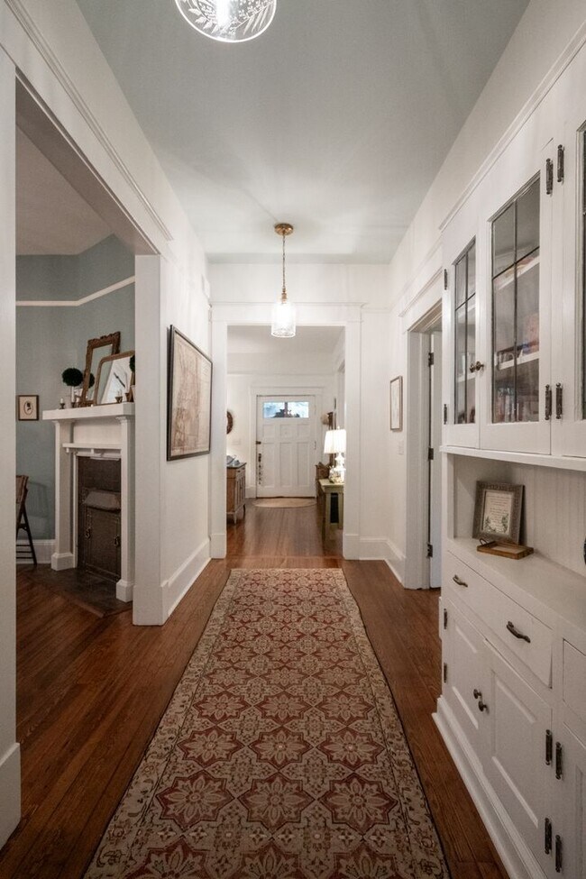 Building Photo - 290 Milledge Cir