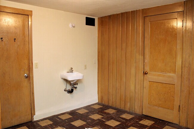 Building Photo - 5112-5116 NE 32nd Ave