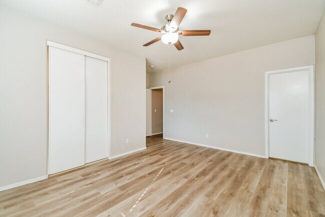 Building Photo - 1163 E Dust Devil Dr