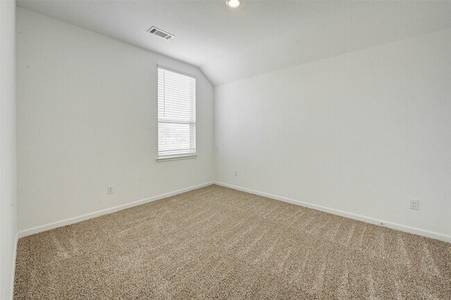 Building Photo - 207 Club Crest Ln