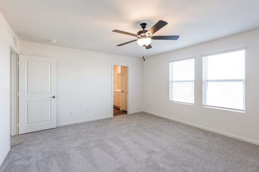 Building Photo - 5713 Texas Palm Dr