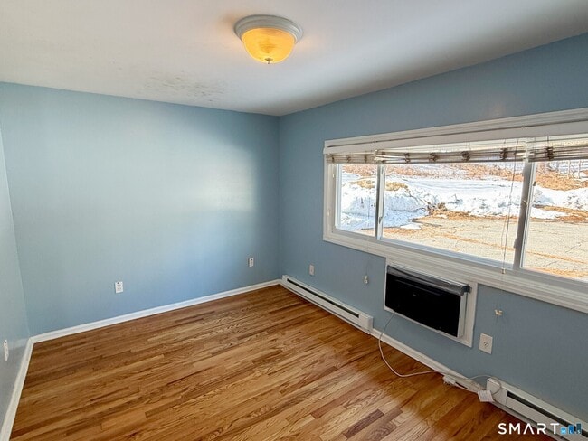 Building Photo - 25 Plymouth Rd