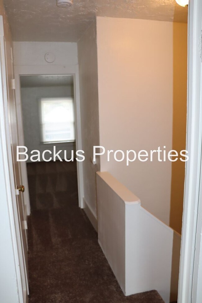 Building Photo - 210 Cypress Ave