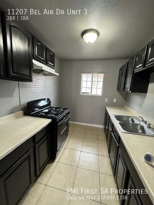 Building Photo - Fourplex two bedroom unit is ready to move...
