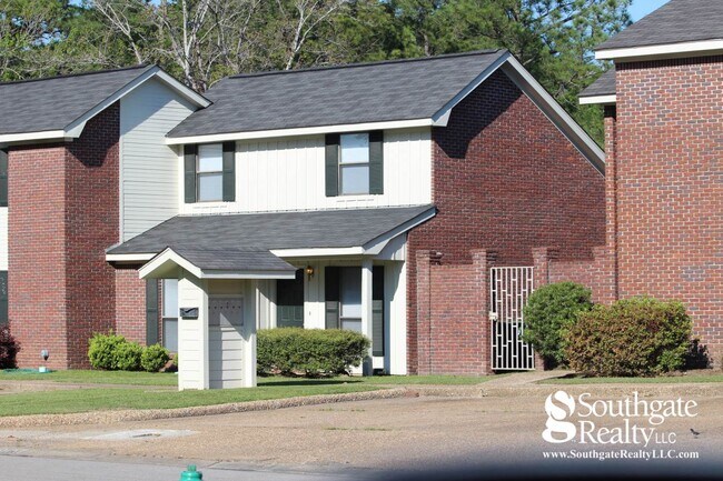 Building Photo - Woodshire Duplexes & Townhomes